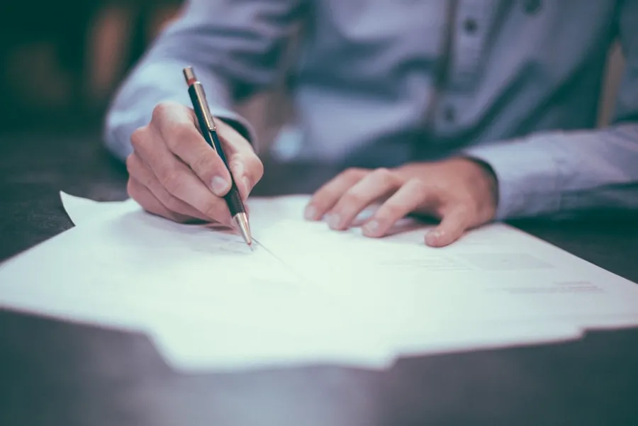 Documentos y contrato para asesoría en derecho civil